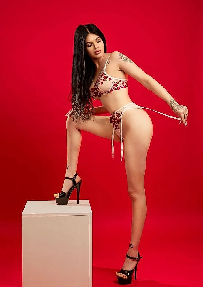 Klara - Berlin VIP Escort Bayan