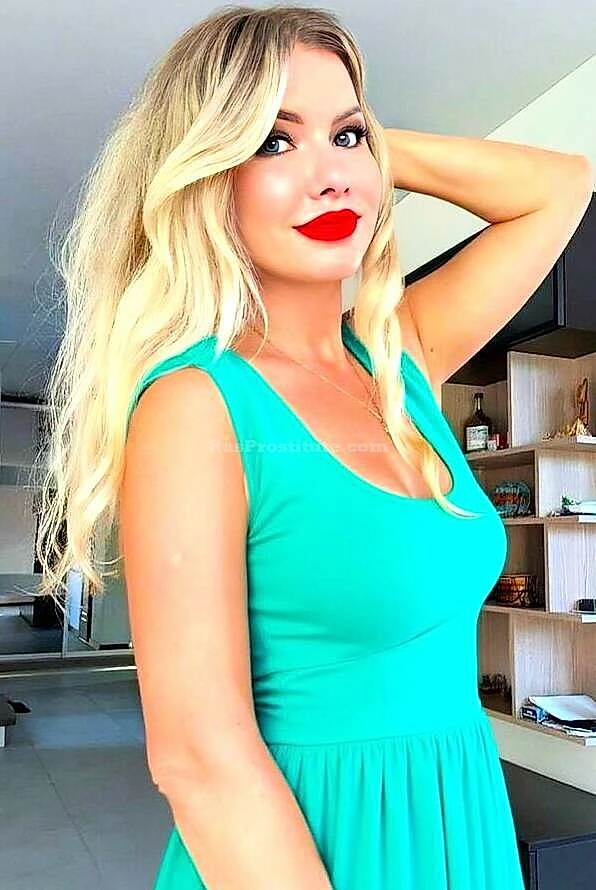 Yulya - St. Petersburg VIP Escort Bayan